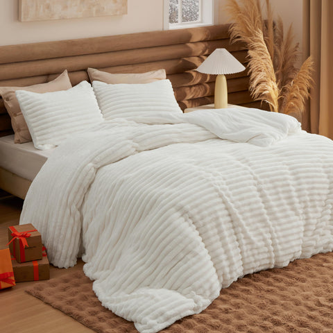 Bedsure close-up of plush flannel texture, highlights ultra-soft comfort