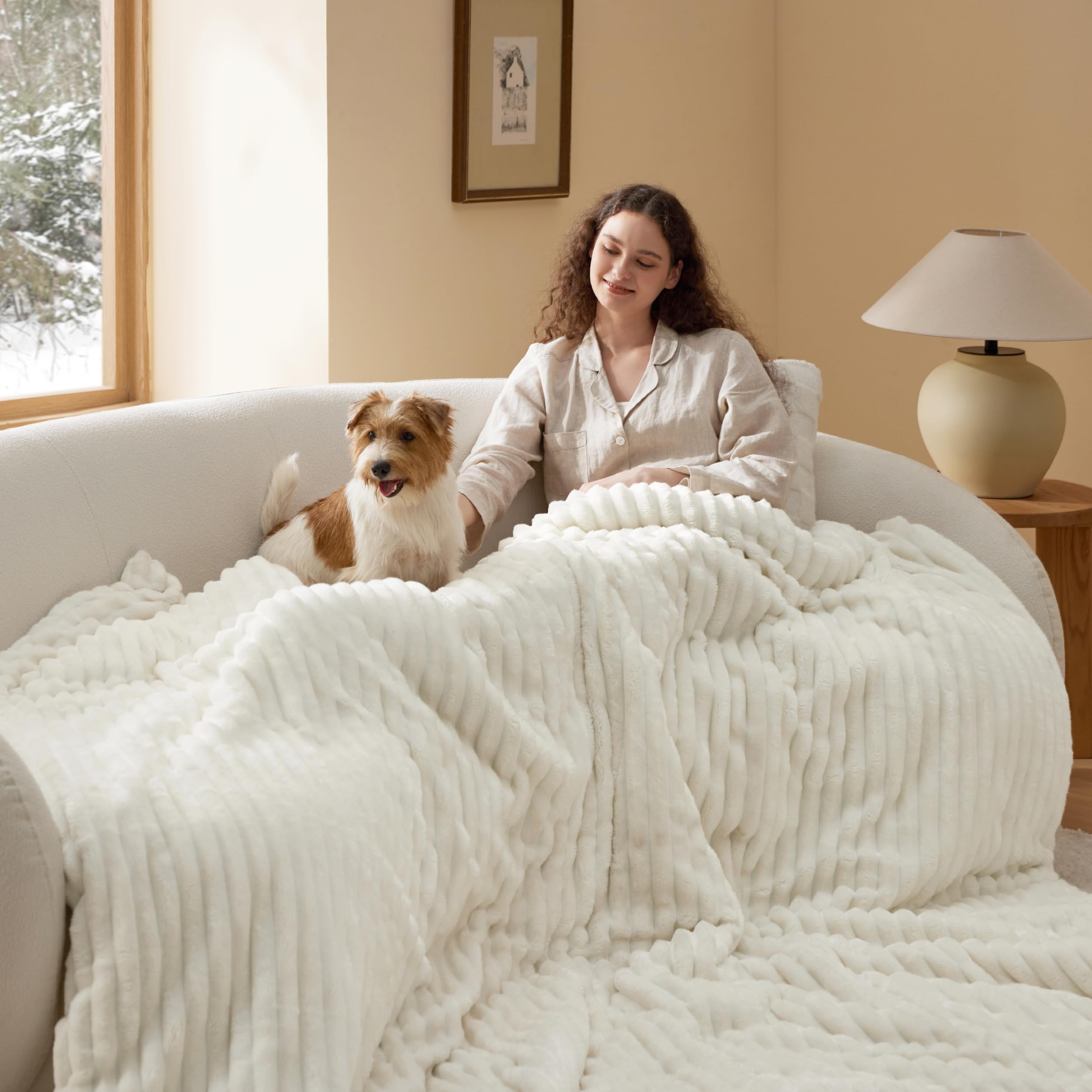 Bedsure close-up of ribbed flannel texture highlighting cozy softness