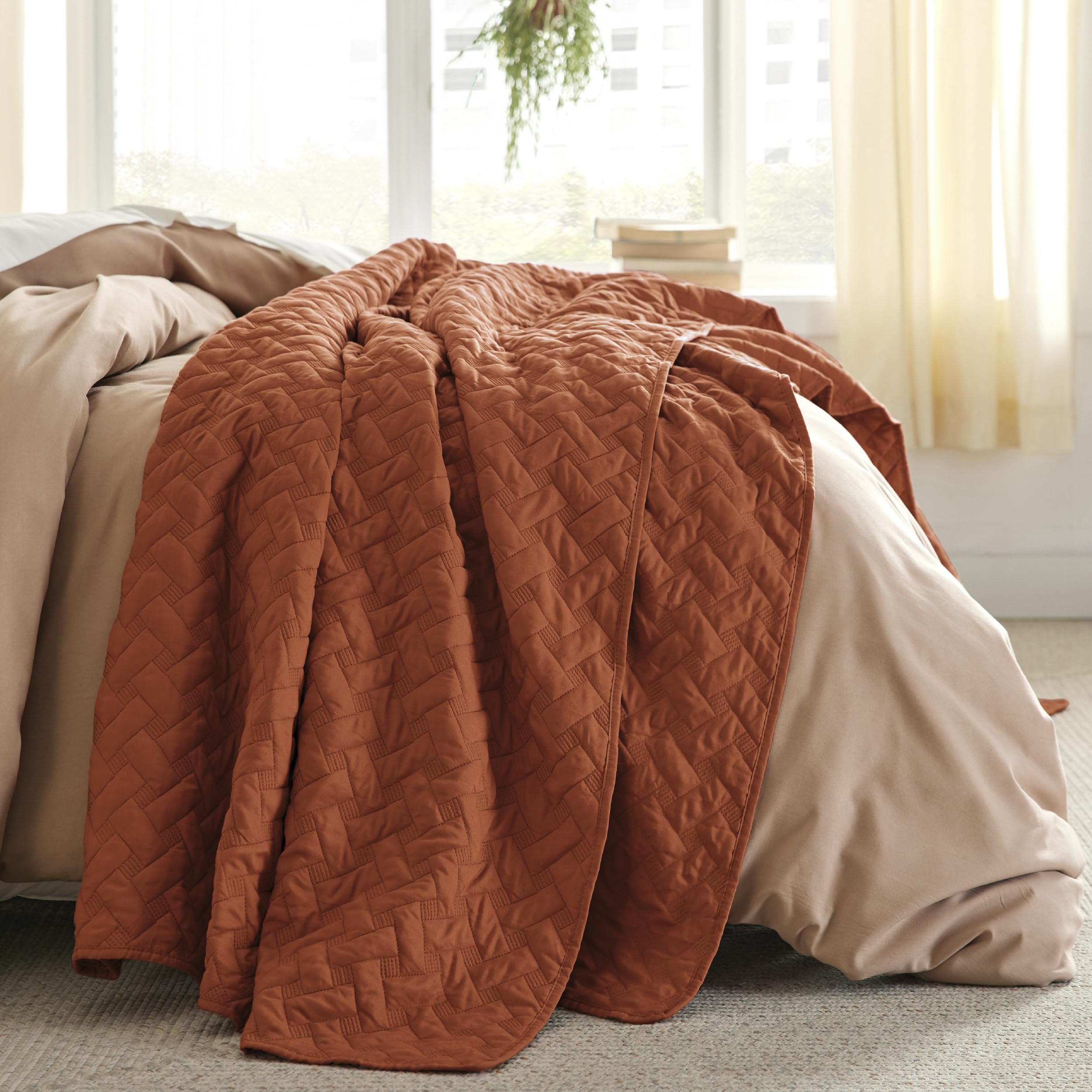Bedsure close-up of basket-weave pattern highlighting textured visual appeal