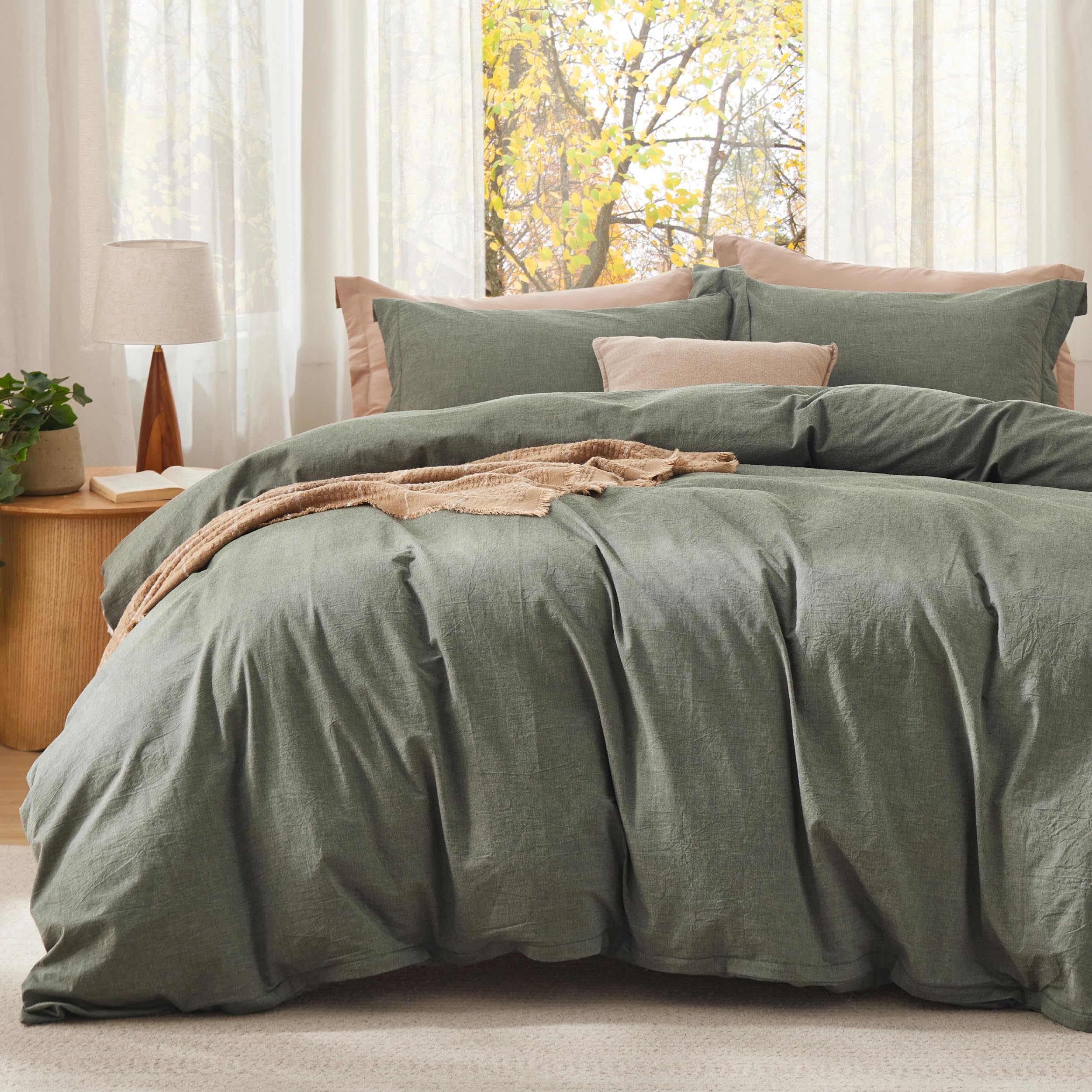 Bedsure close-up of cotton weave highlighting breathable surface