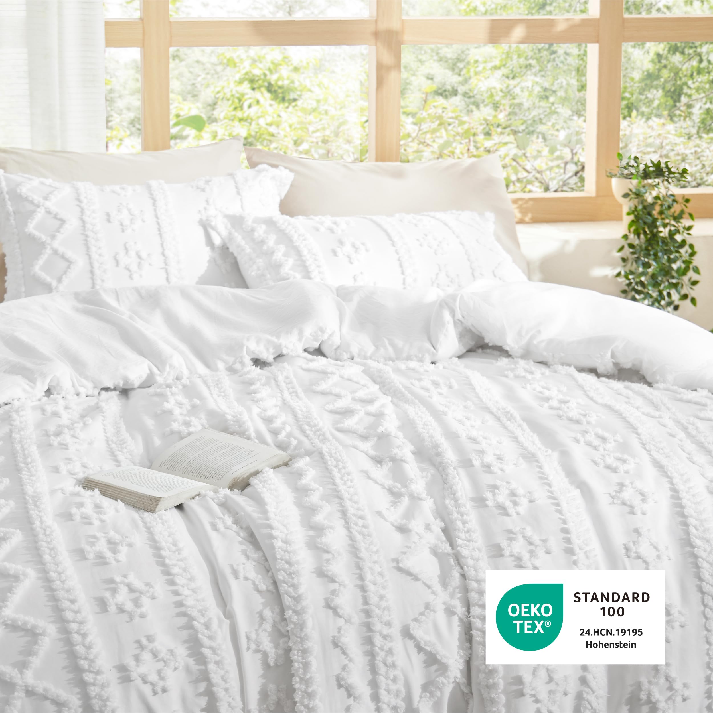 Bedsure comforter folded edges and stitching showing durable seams and long-lasting finish