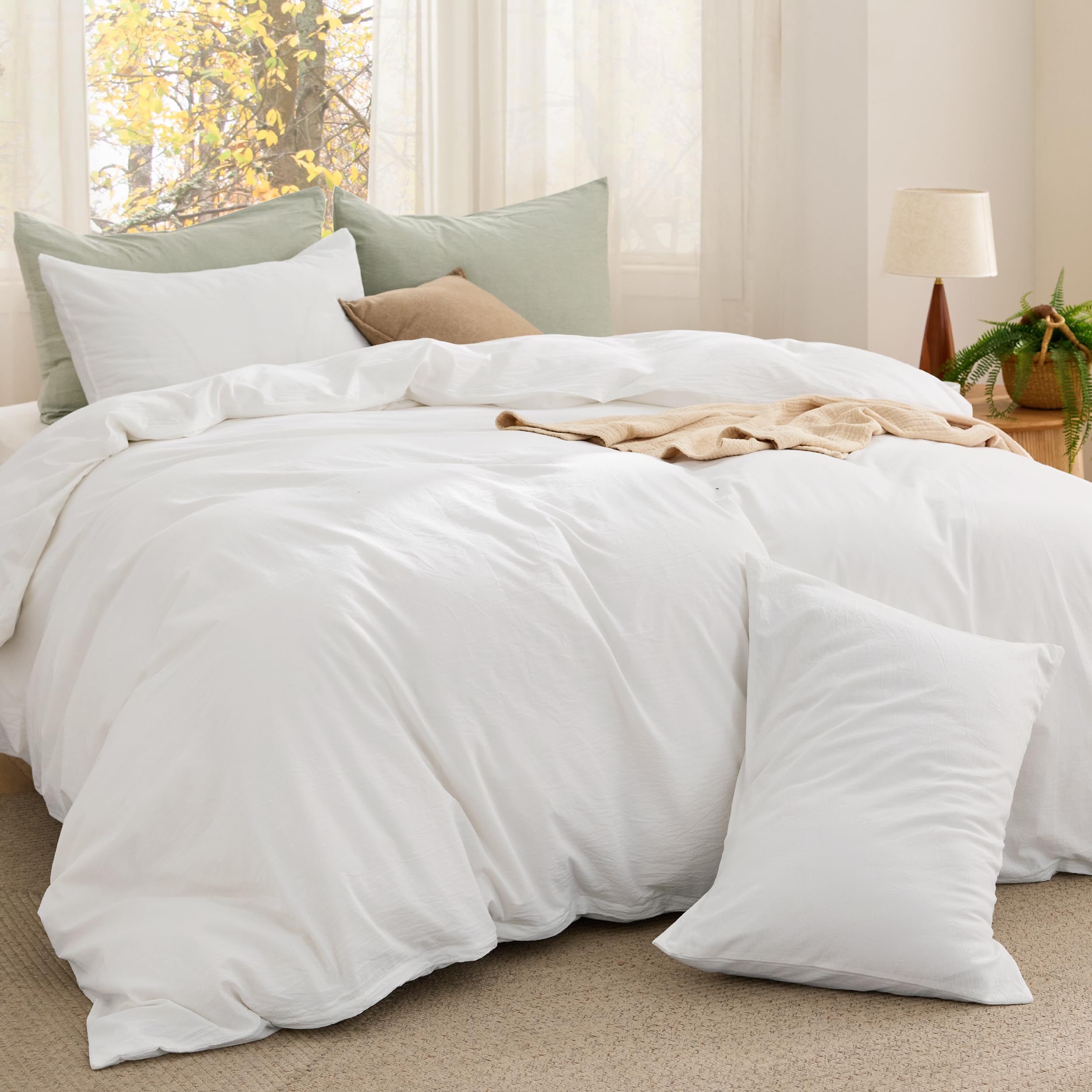 Bedsure comforter front view showing clean white look and cozy appeal