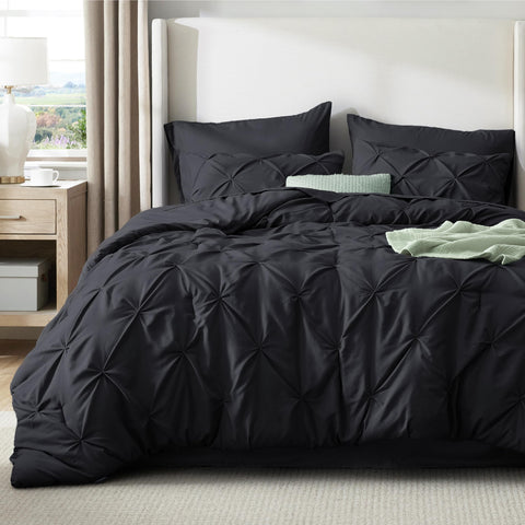 Bedsure pinch pleat detail highlighting tailored design and even loft