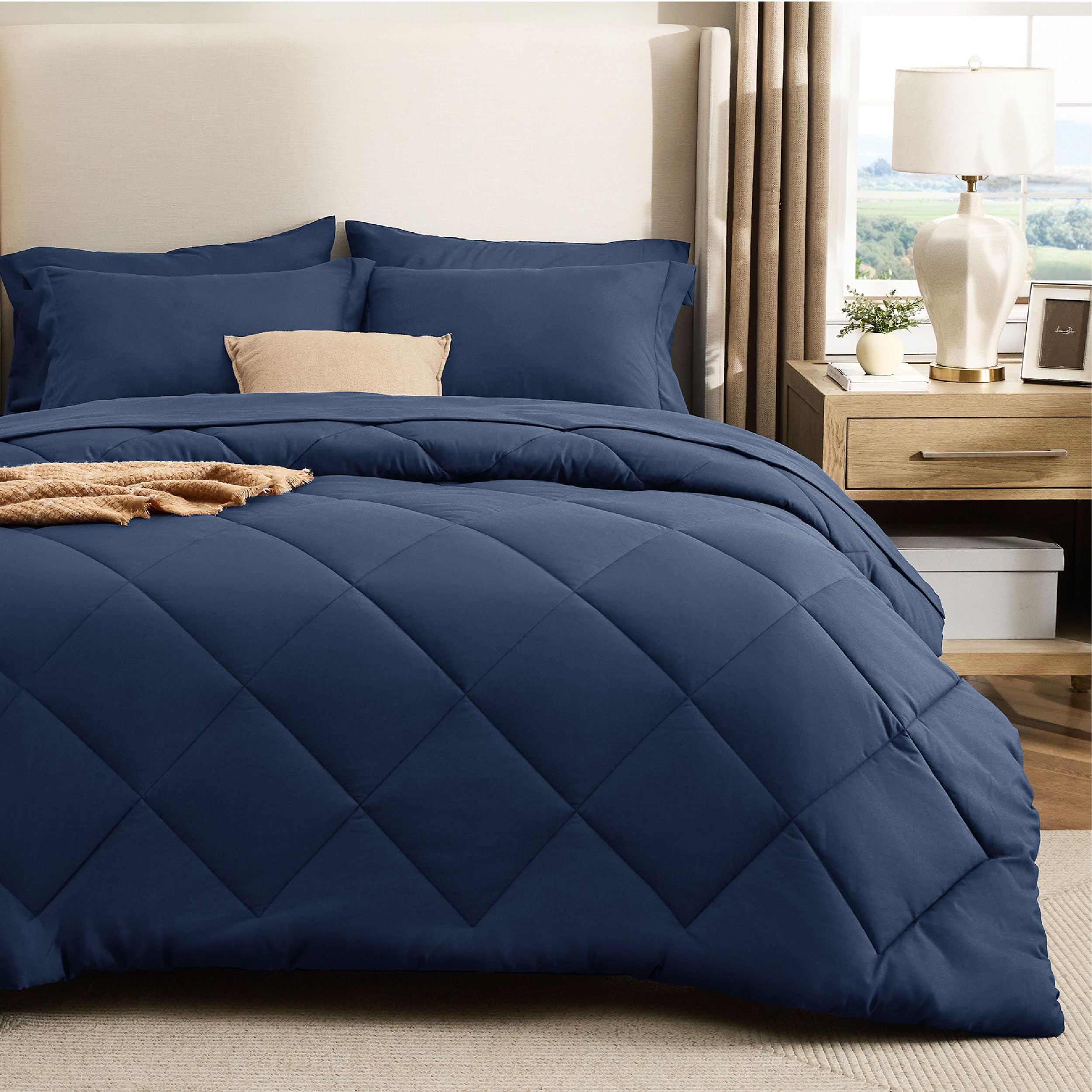 Bedsure diamond quilting close-up showing even fill and long-lasting loft