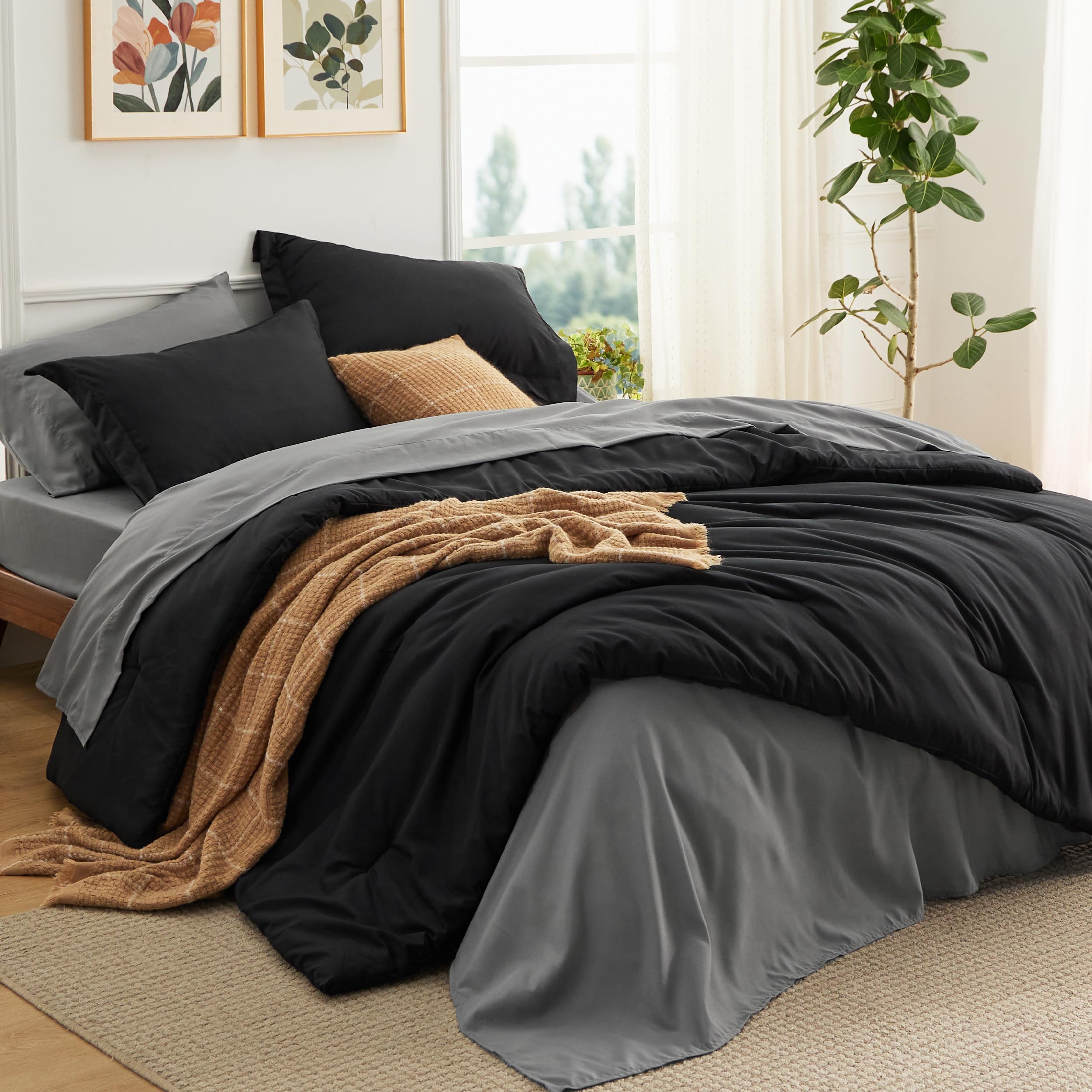 Bedsure dual-tone close-up highlighting contrasting colors and style