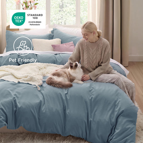 Bedsure folded duvet cover showing compact storage and travel-friendly benefit