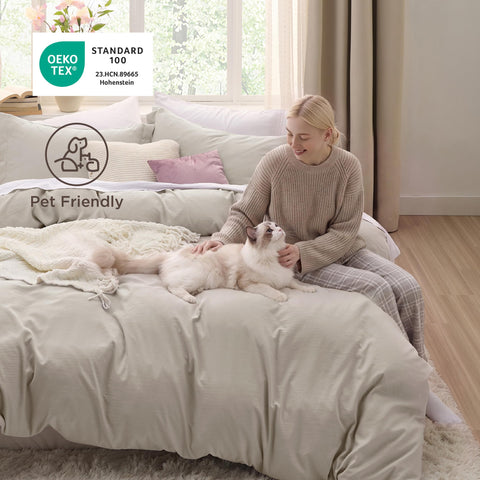 Bedsure duvet next to measuring tape showing accurate king dimensions