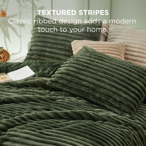 Bedsure edge stitching close-up showing durable finish and neat construction