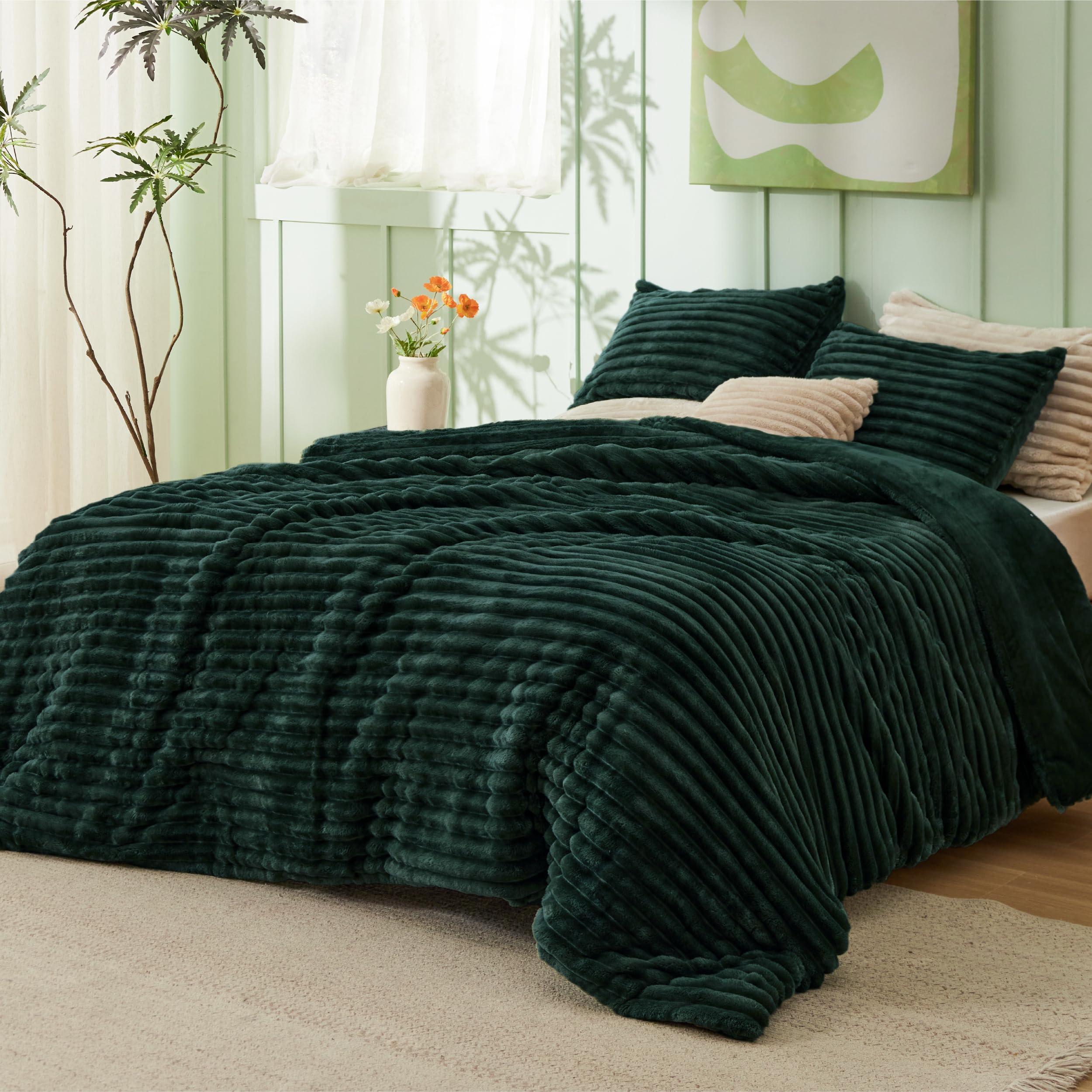 Bedsure close-up of ribbed fleece texture highlighting soft, warm surface