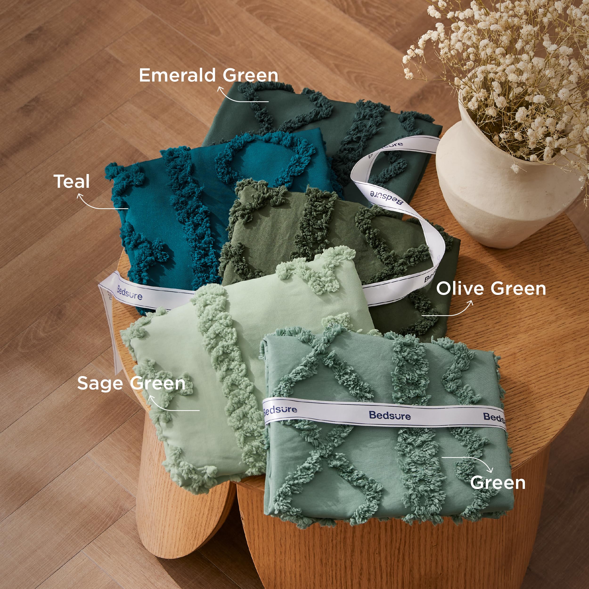 Bedsure jacquard fabric texture showing soft finish and breathable comfort benefit