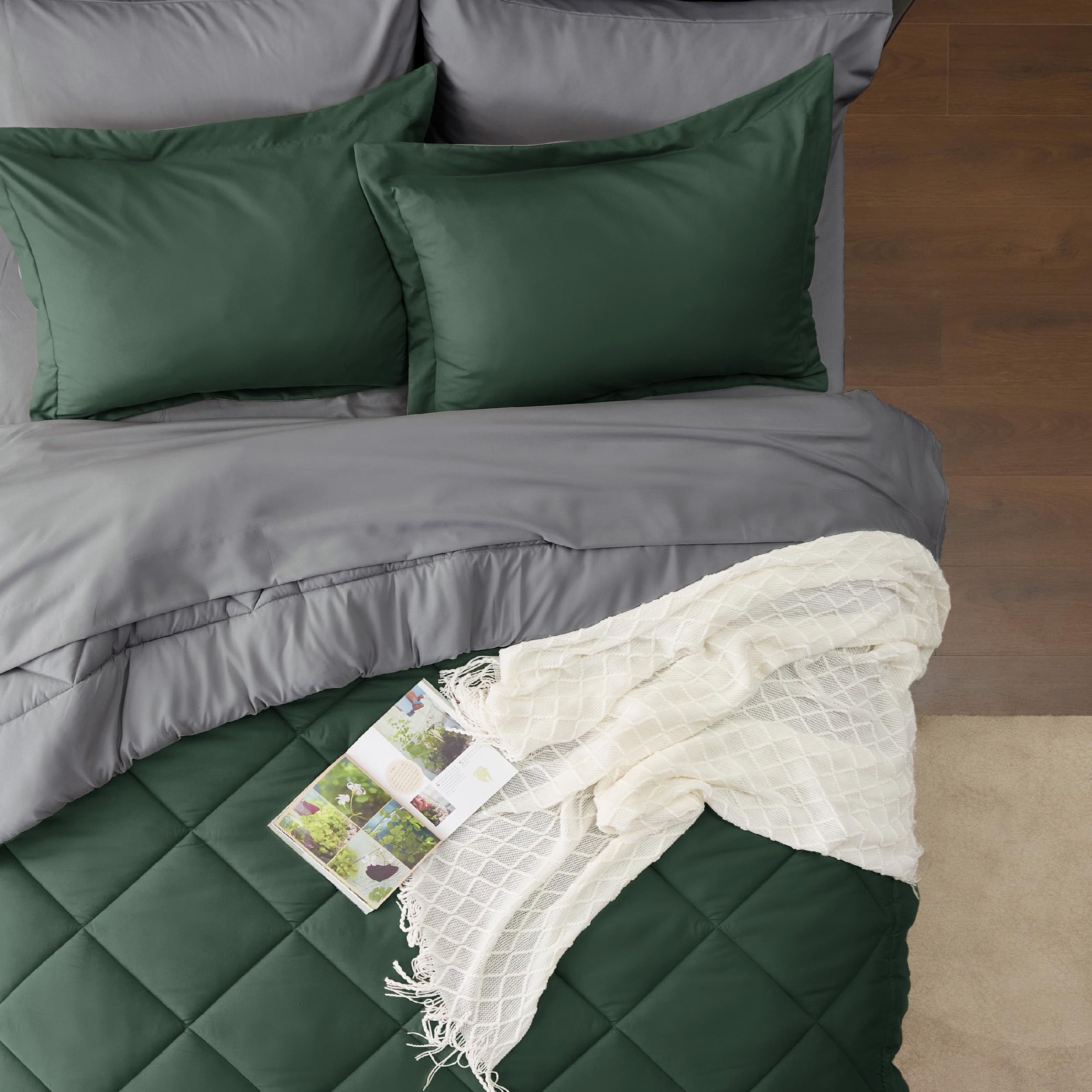 Bedsure fitted sheet on mattress showing 14-inch pocket for secure fit benefit
