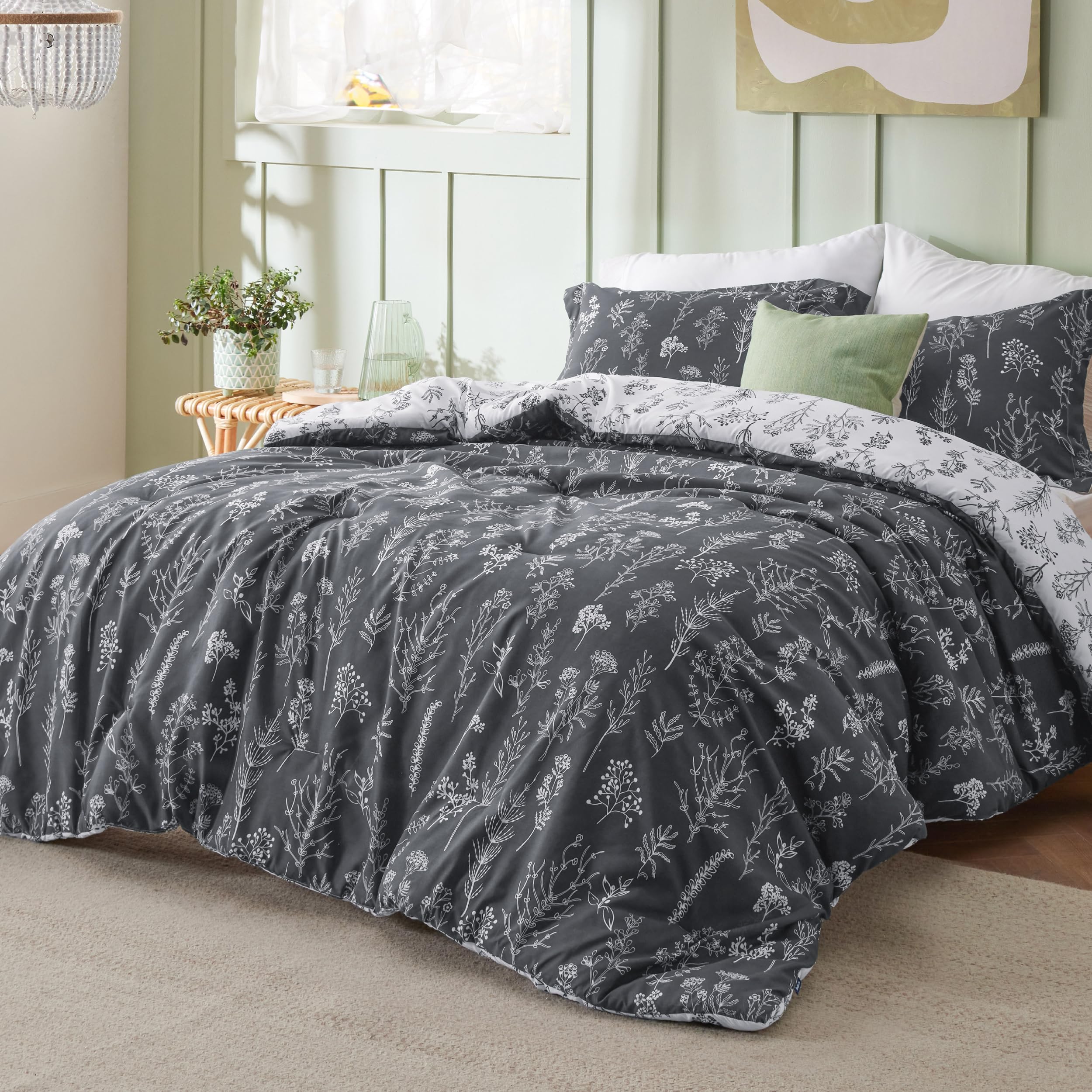 Bedsure close-up of floral pattern highlighting fabric detail and beauty