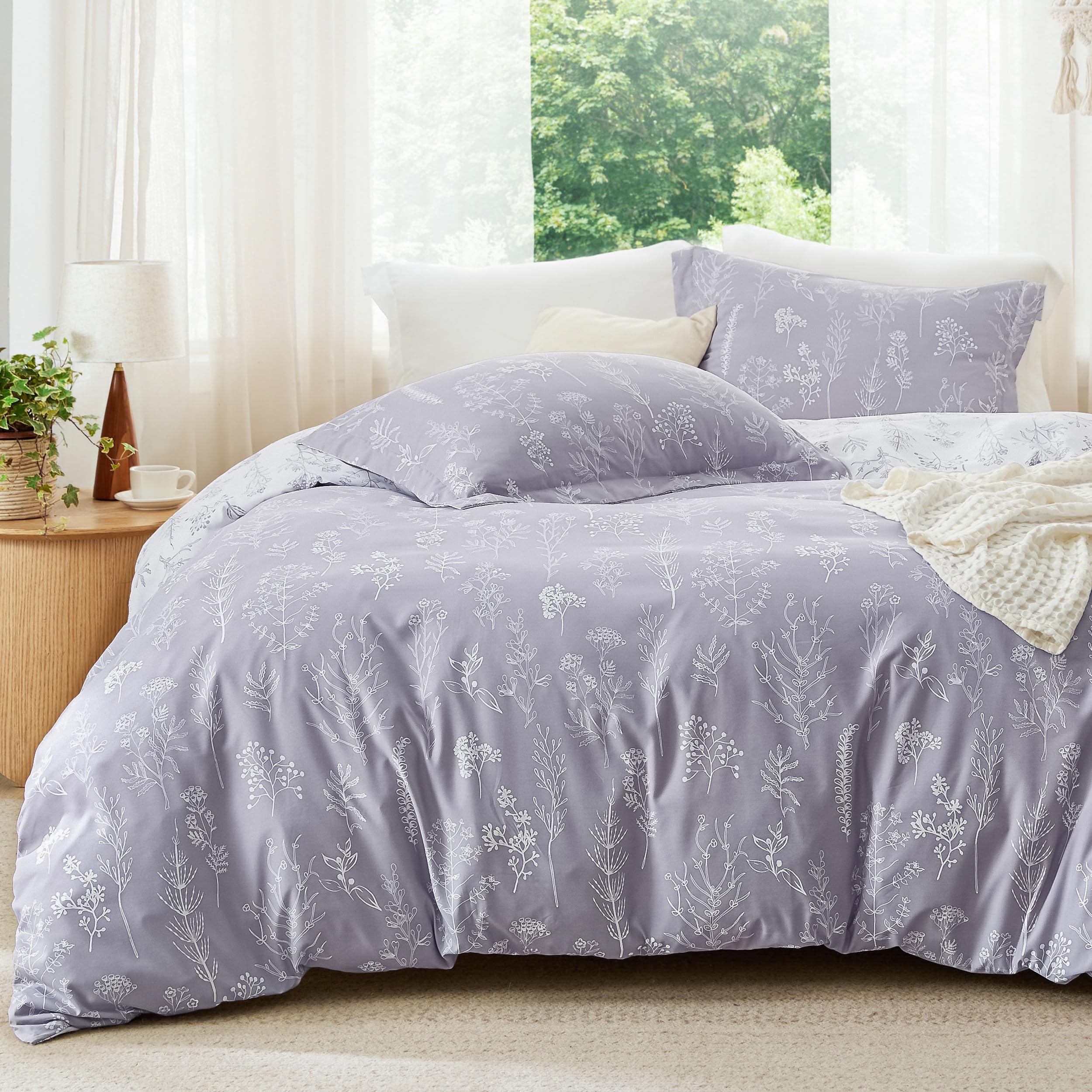 Bedsure floral comforter front view showing pattern and cozy appeal