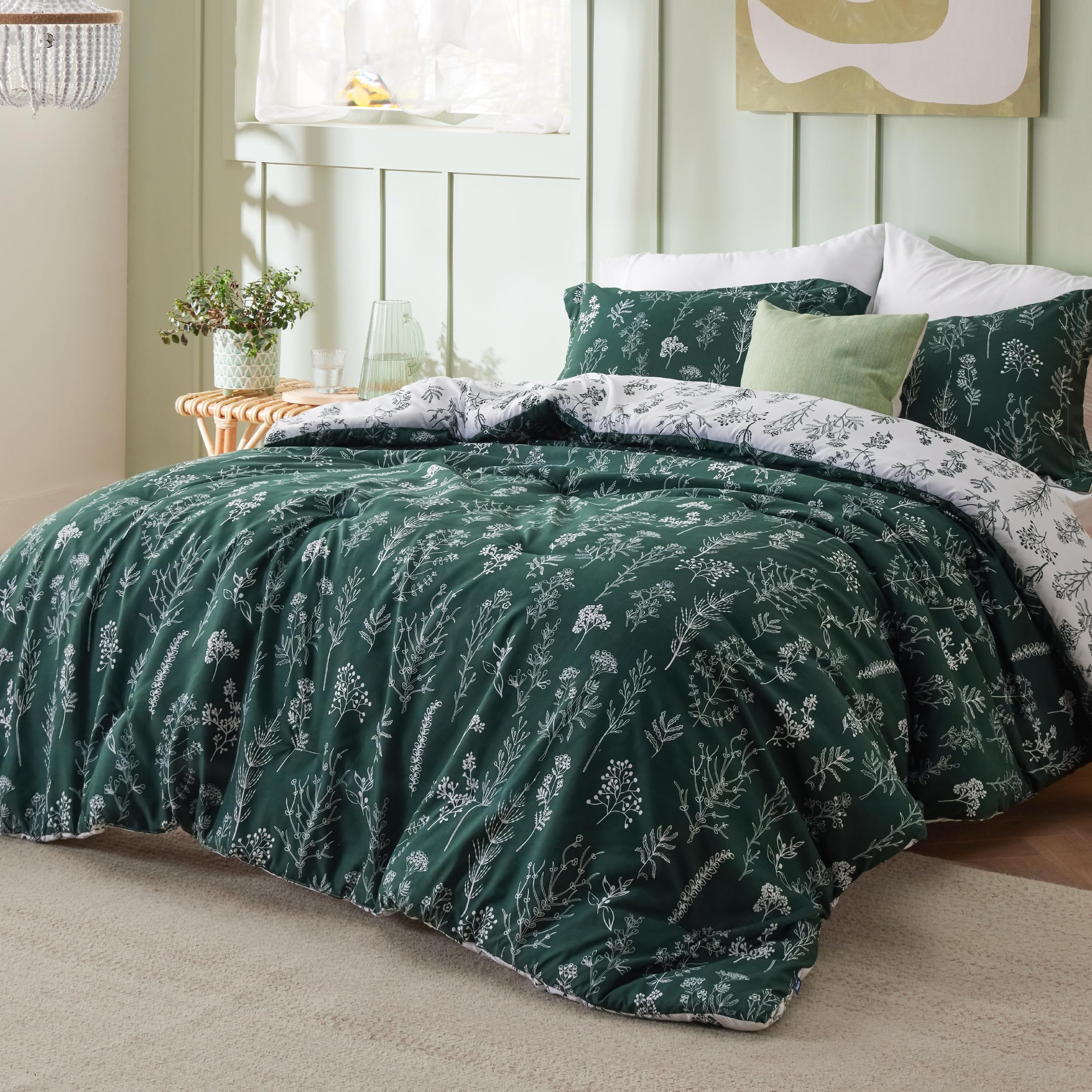 Bedsure floral pattern closeup highlighting soft fabric and botanical detail benefit