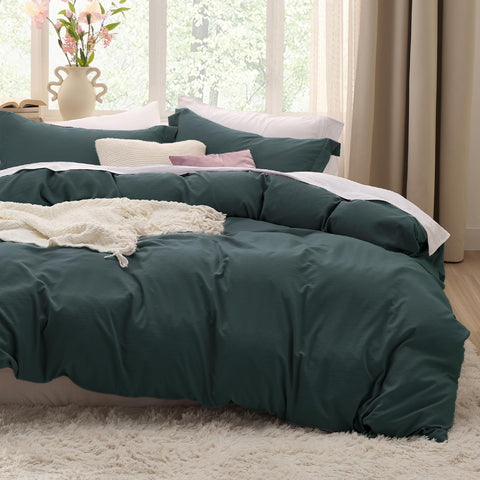 Bedsure front view of forest green duvet cover showing clean fit and color