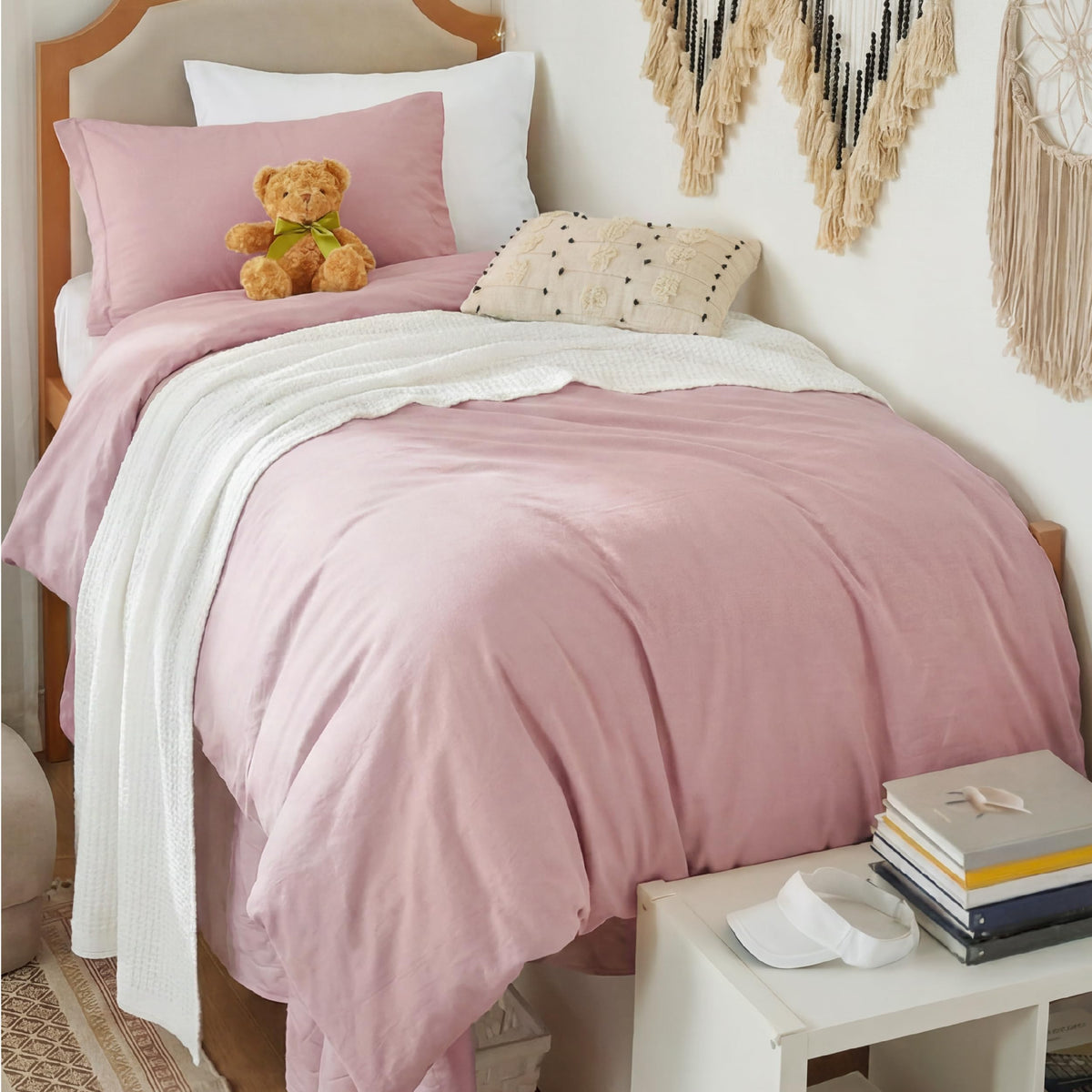Bedsure front view of pink duvet cover showing clean styling and cozy look