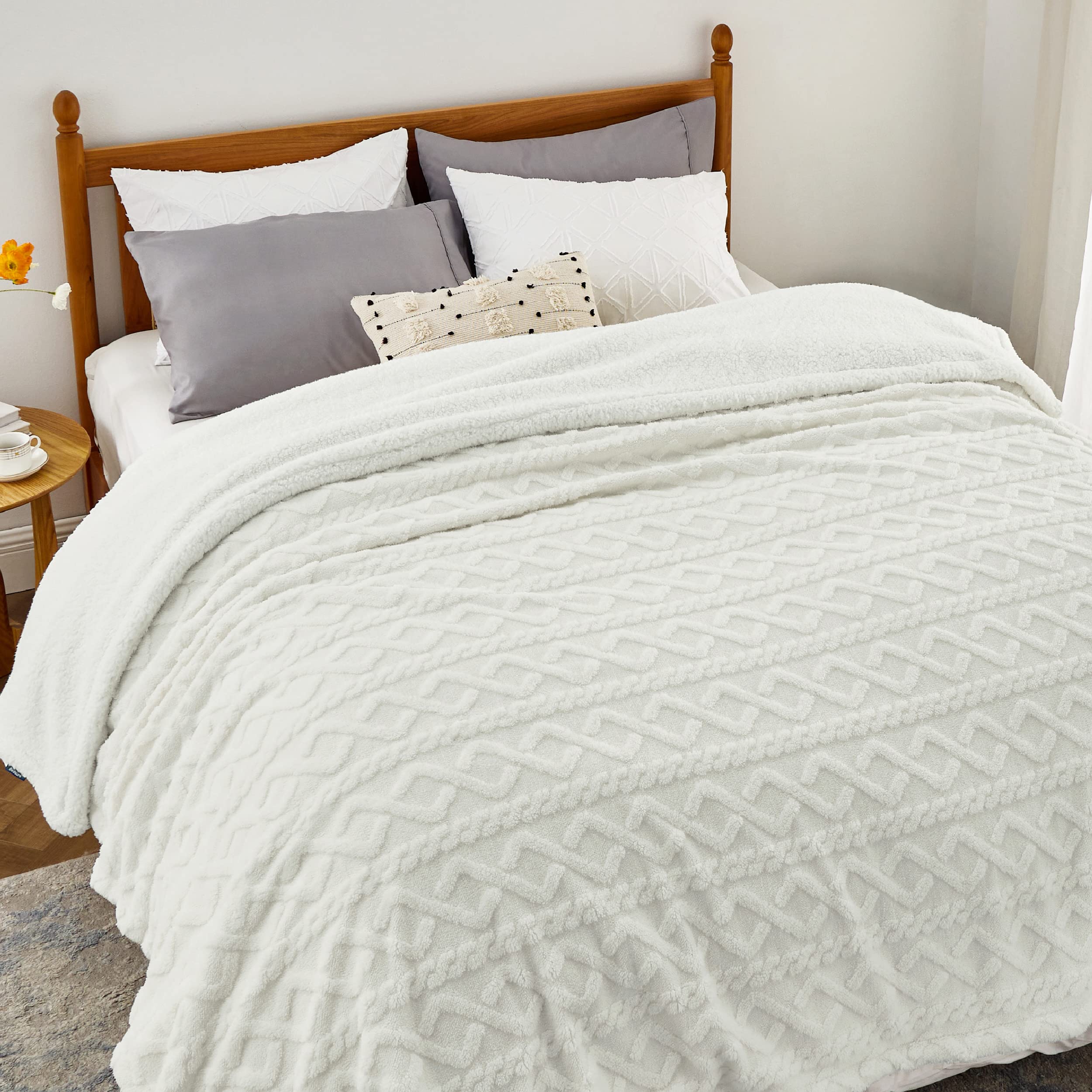 Bedsure gentlesoft front view showing plush sherpa and soft finish for cozy comfort