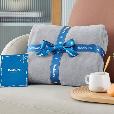 Bedsure GentleSoft seam detail image, emphasizes reinforced stitching for durability