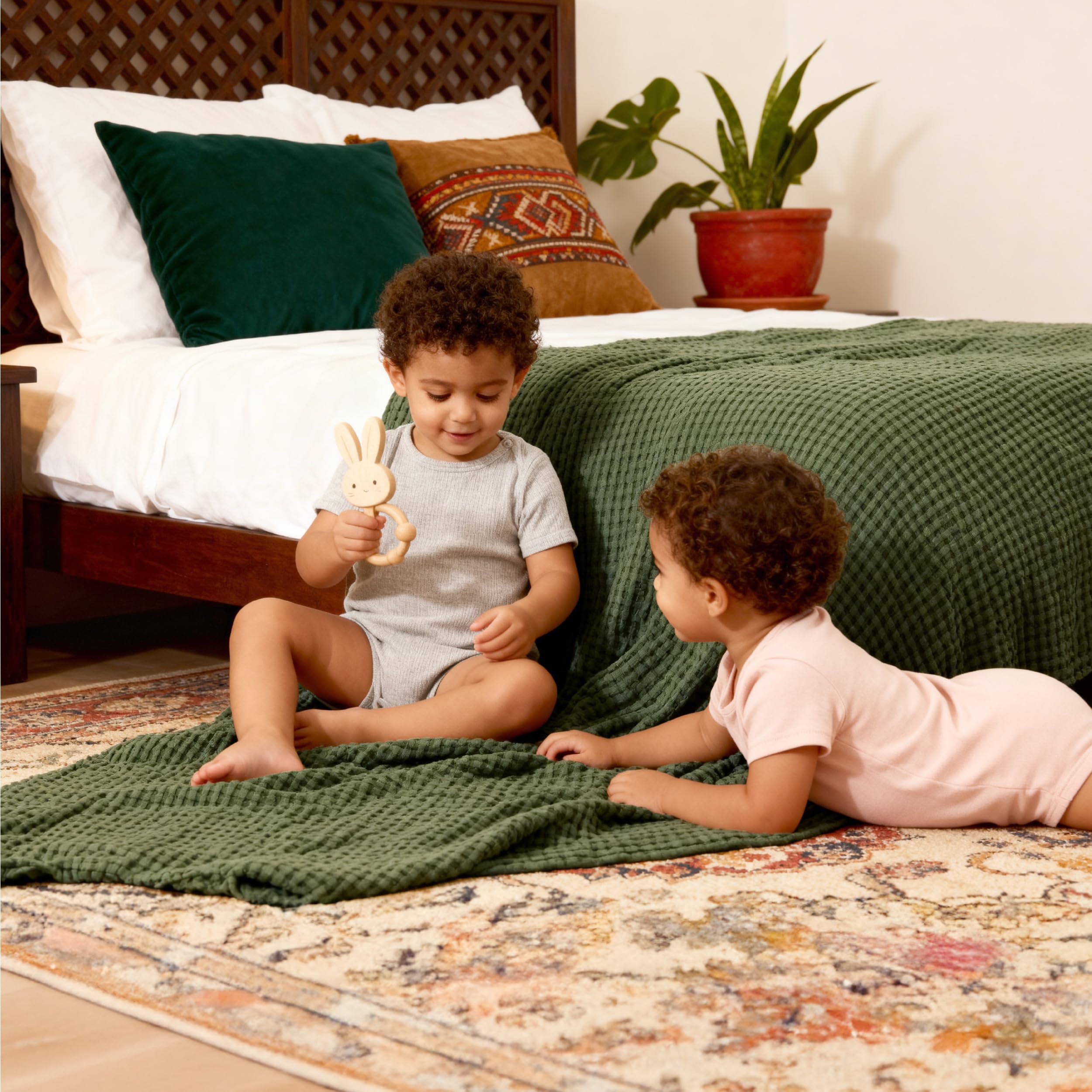 Bedsure gift-ready package showing blanket boxed for easy gifting and presentation