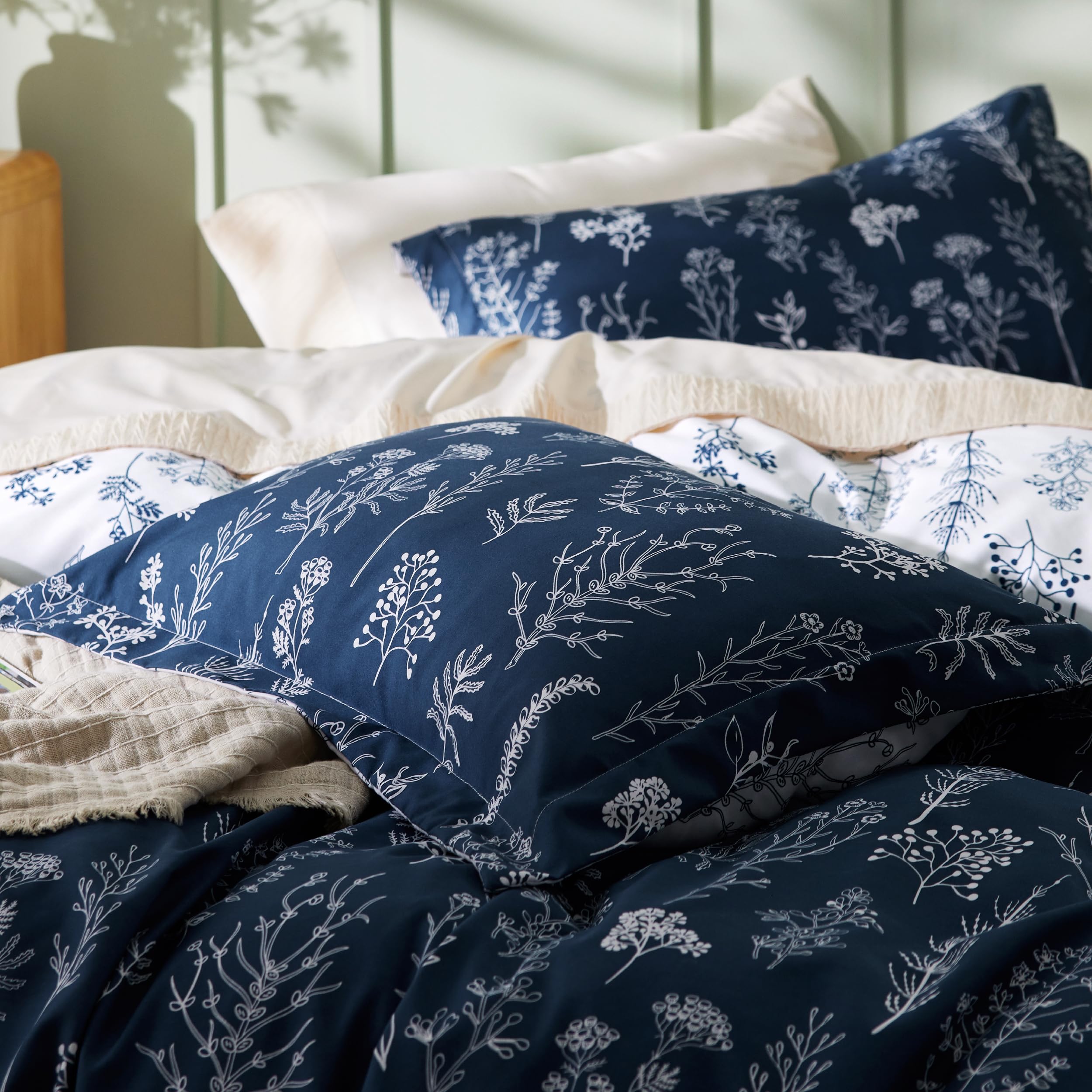 Bedsure hidden zipper closure keeping duvet secure and tidy