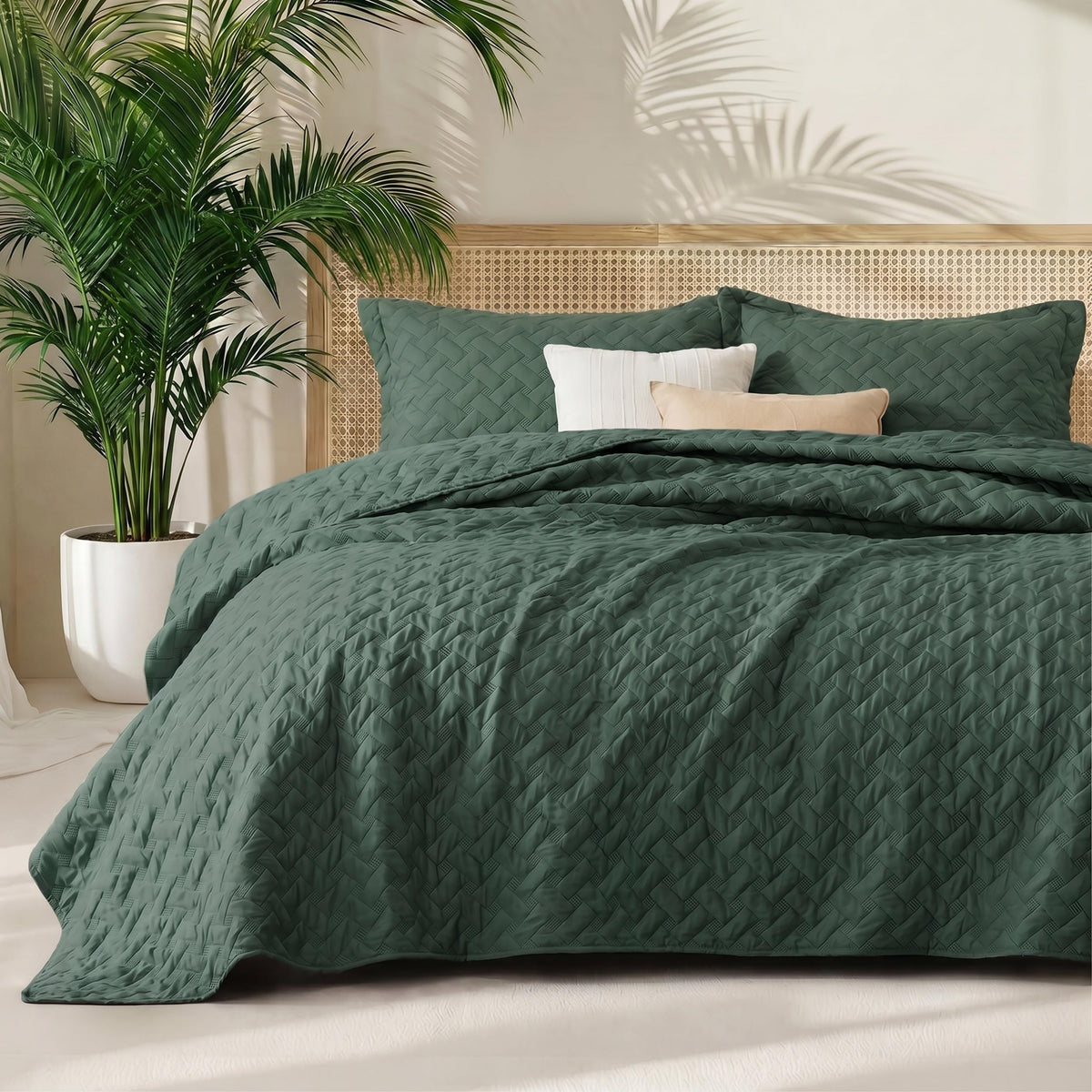 Bedsure king quilt front view showing dark green elegance and full coverage