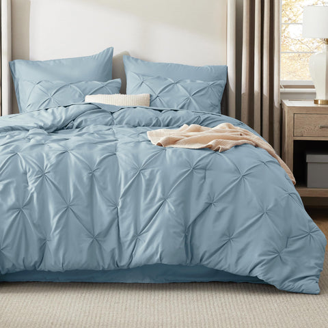 Bedsure queen size comparison image showing scale and proper bed fit