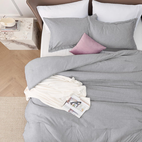 Bedsure edge stitching close-up highlighting durable seams and long-lasting construction