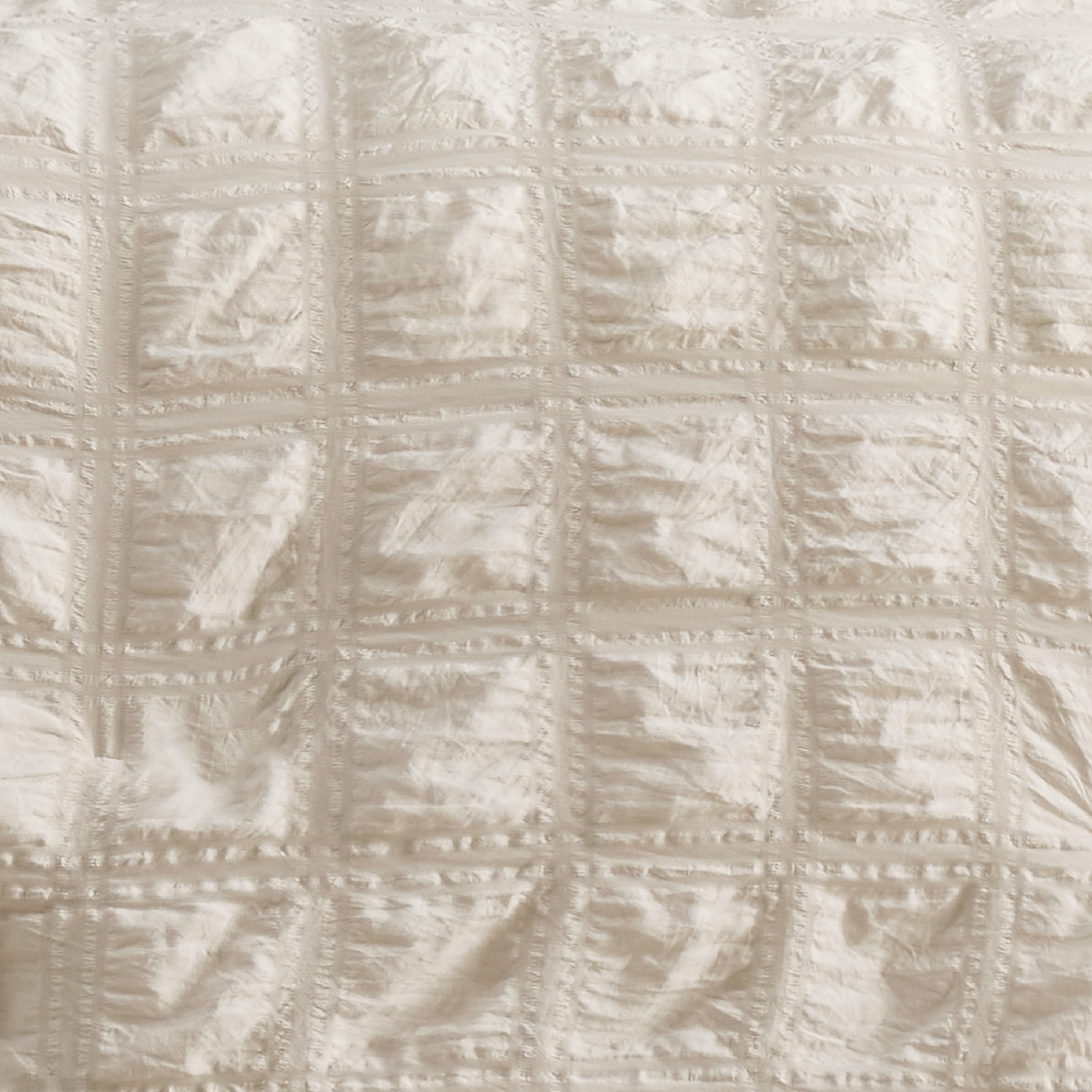 Bedsure washing instructions label close-up showing easy-care laundering benefit