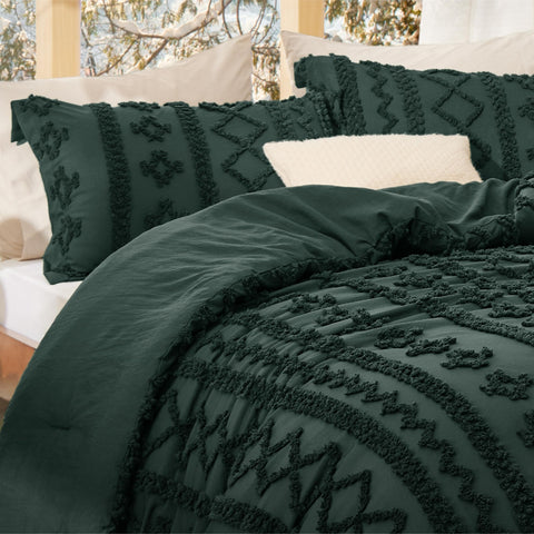 Bedsure comforter fill cross-section showing GentleSoft™ microfiber fluff and breathability