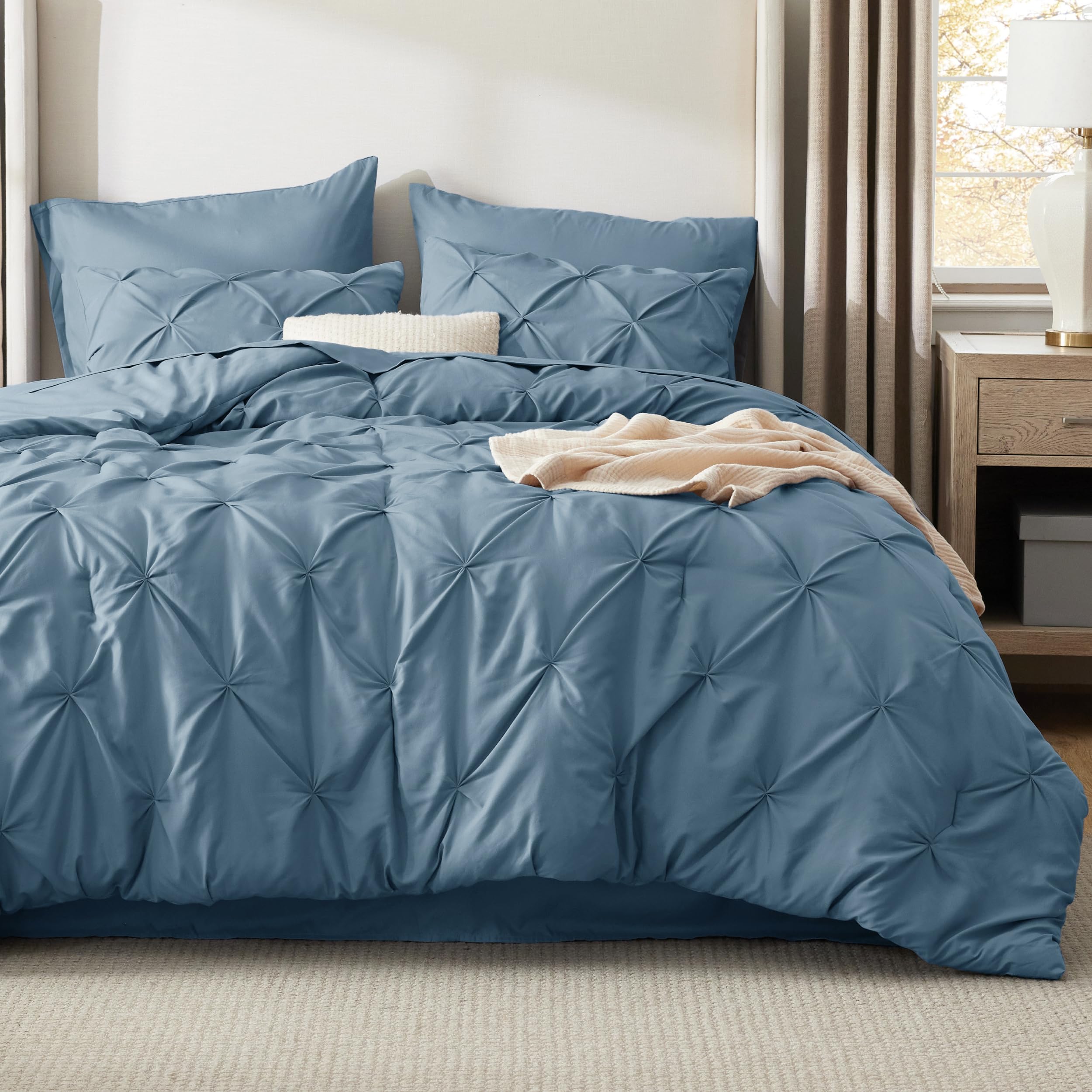 Bedsure mineral blue fitted sheet corner showcasing deep-pocket elastic for secure fit benefit