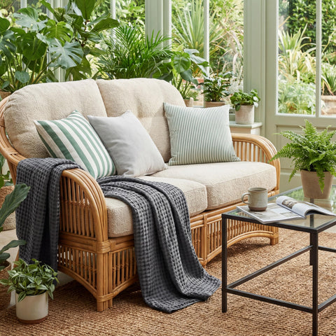 Bedsure fabric showing moisture-wicking action to keep sleepers dry