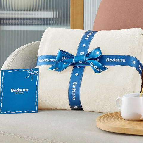 bedsure blanket used at picnic outdoors showing portable comfort
