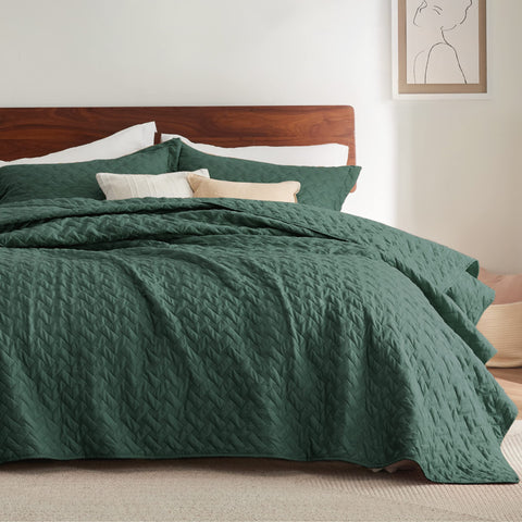 Bedsure pillow shams with quilt showing coordinated bedroom presentation
