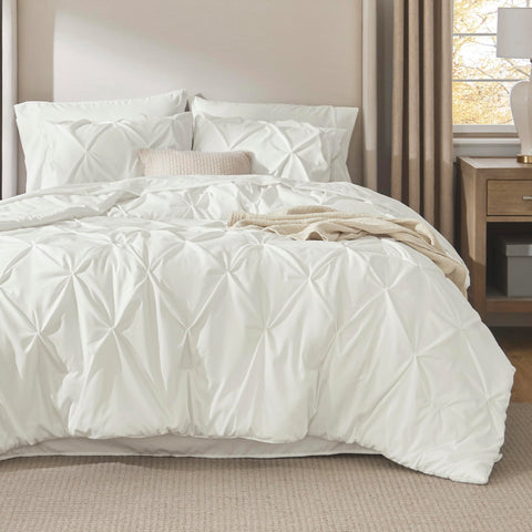 Bedsure pinch pleat design detail highlighting textured elegance and depth