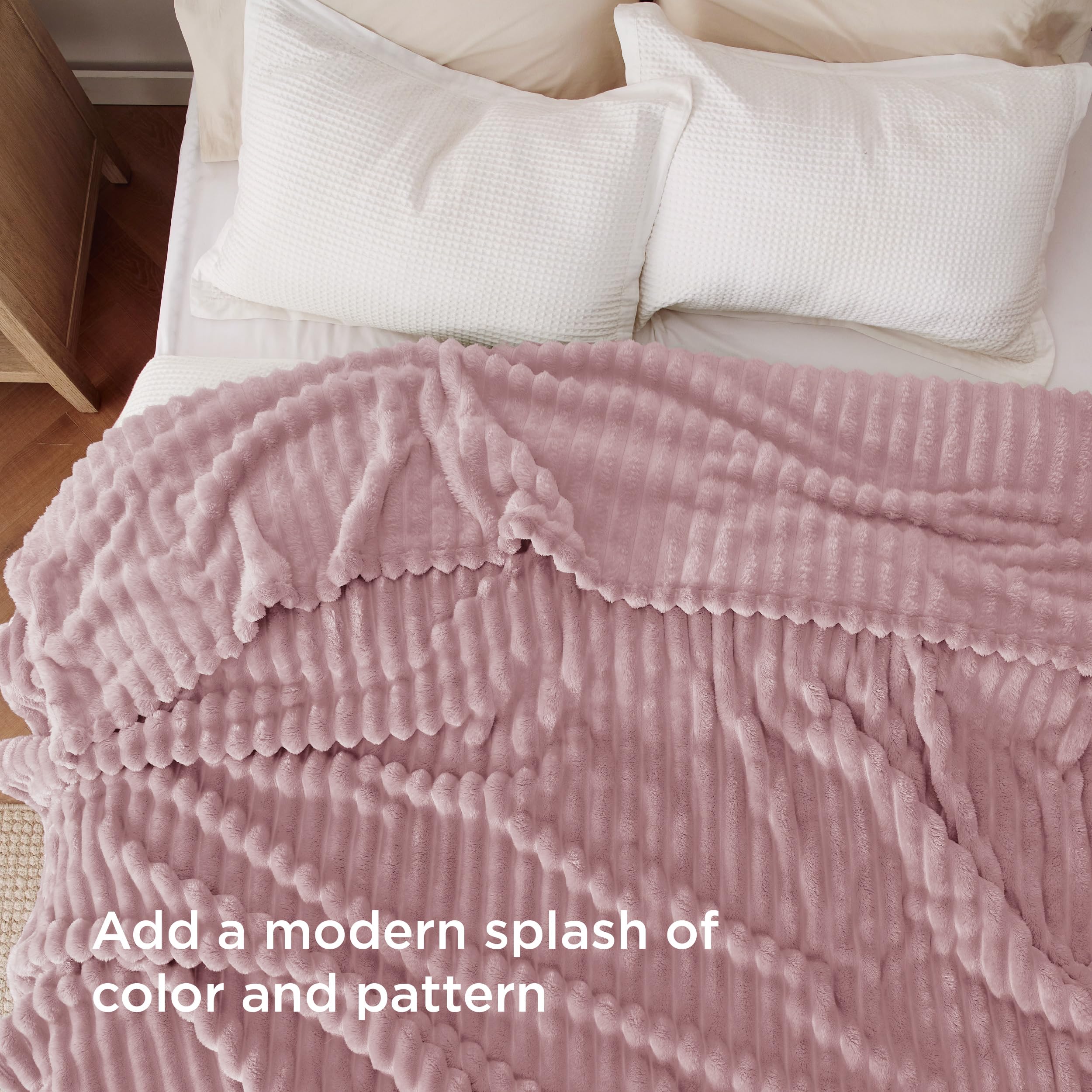 Bedsure edge stitching detail displaying reinforced seams for lasting durability