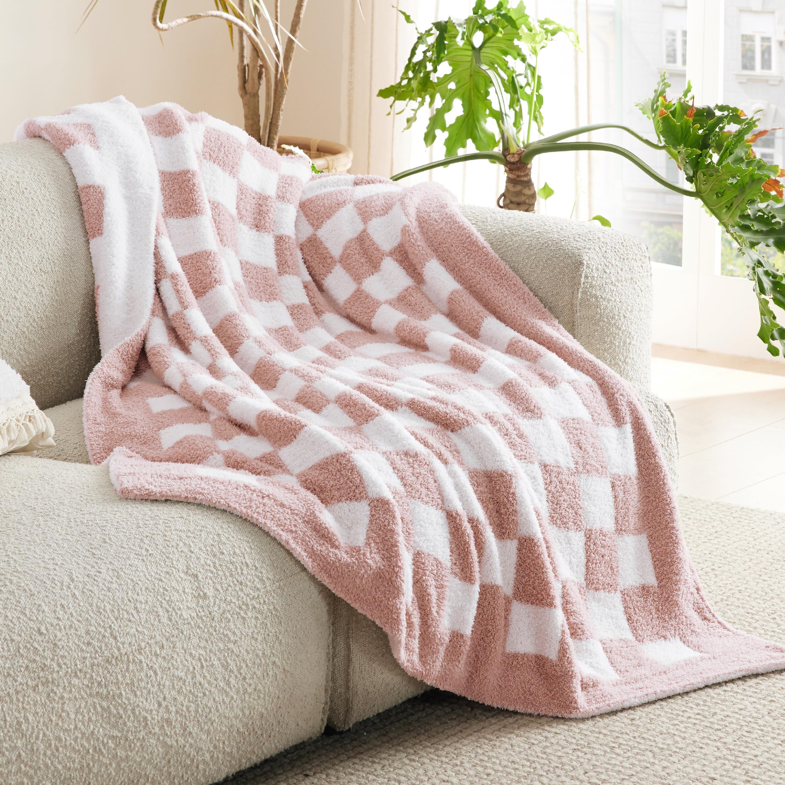 Bedsure corner stitching detail showing reinforced seam for durability benefit
