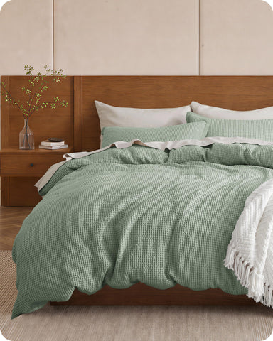 Bedsure king duvet cover front view showing neat edges and relaxed waffle texture for a refined look