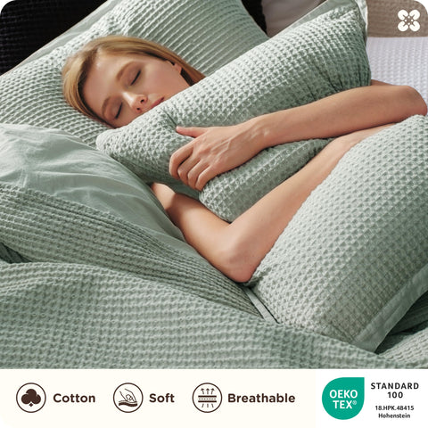 Bedsure hidden zipper detail demonstrating secure closure and easy duvet insert changes