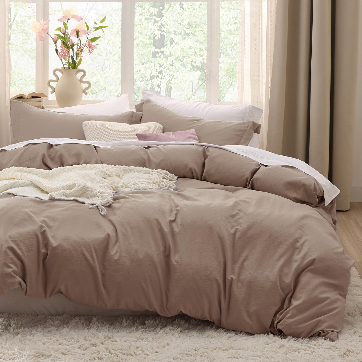 Bedsure front view of queen duvet cover showing neat fit and color benefit