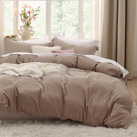 Bedsure front view of queen duvet cover showing neat fit and color benefit