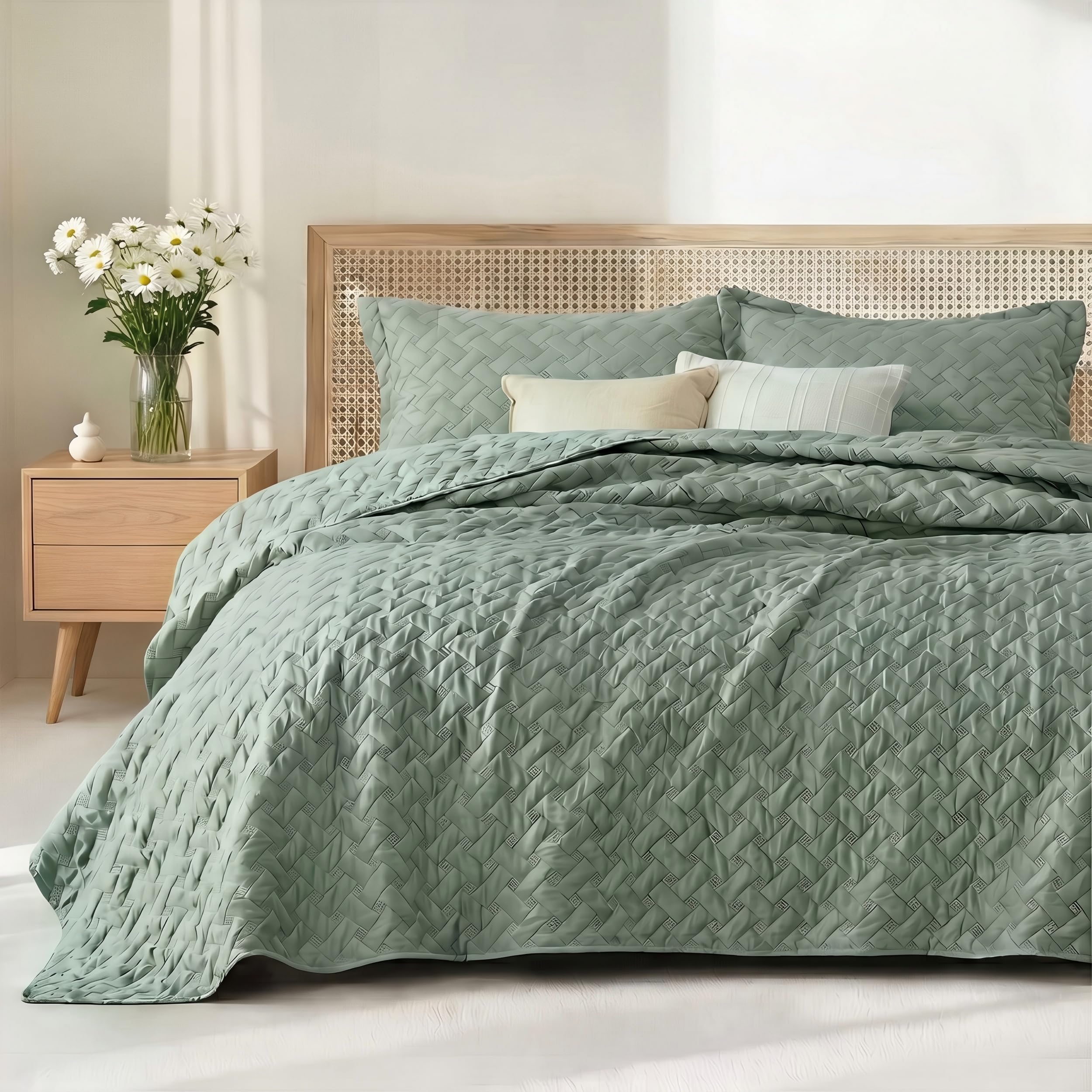 Bedsure queen quilt front view showing sage color and tidy finish, adds calm style