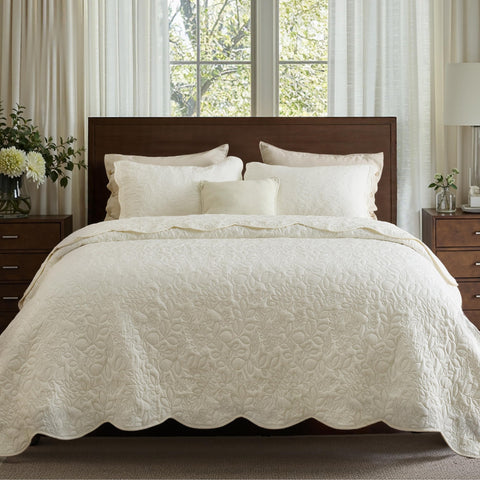 Bedsure front view of queen quilt showing full cream yellow coverage and welcoming look