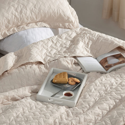 Bedsure closeup of brushed microfiber fabric highlighting soft touch