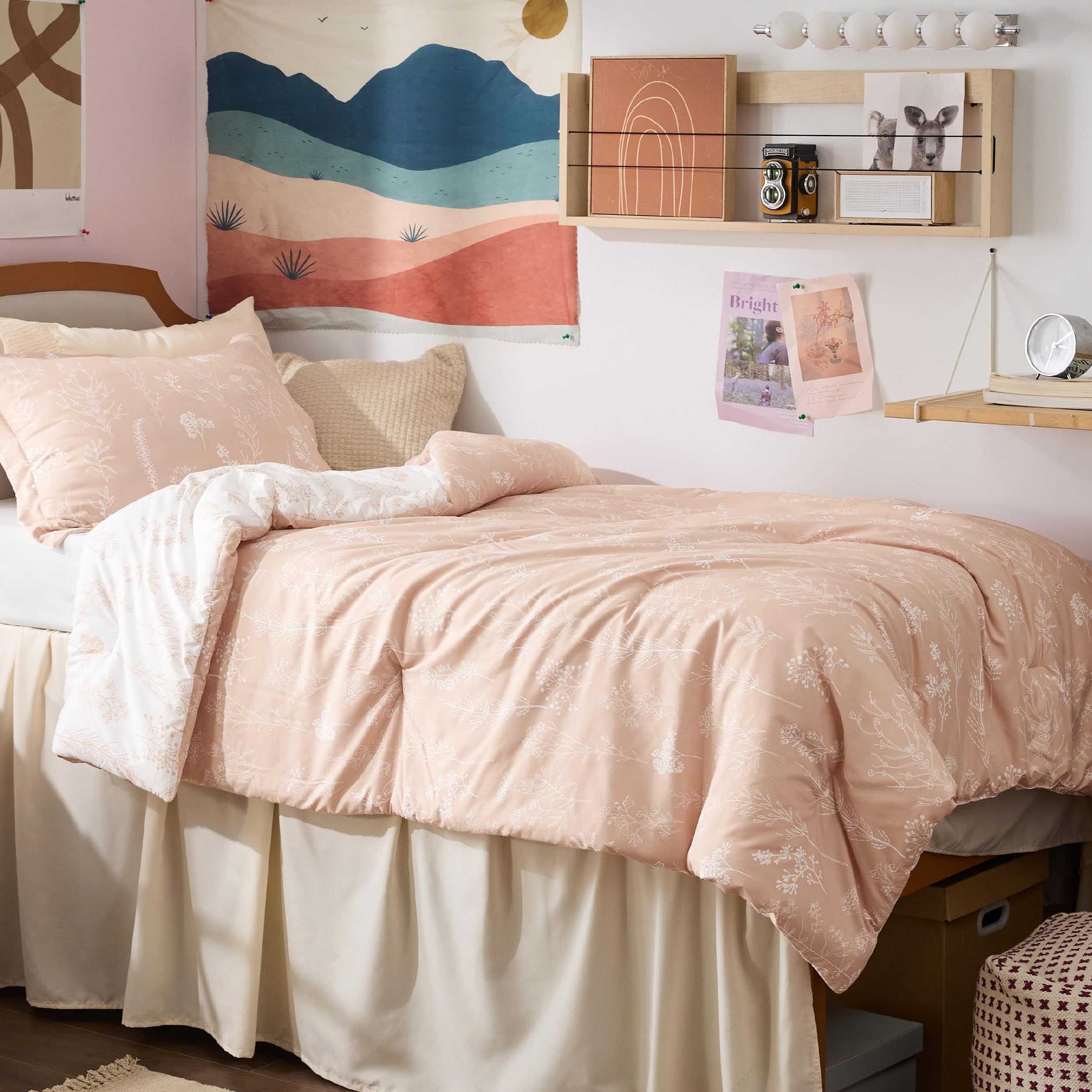 Bedsure reverse solid color side displaying two-in-one design and styling versatility benefit