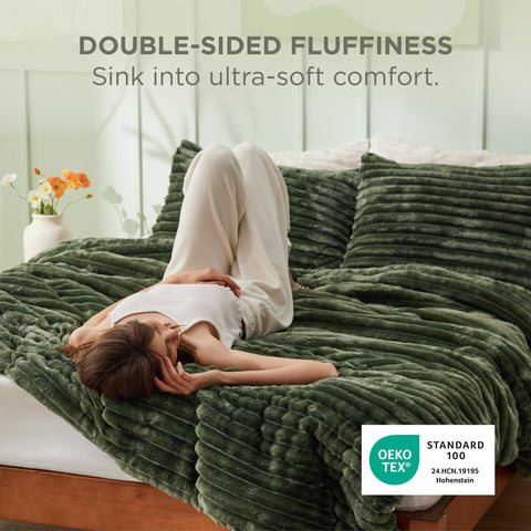 Bedsure ribbed stripe pattern detail highlighting subtle dimension and style