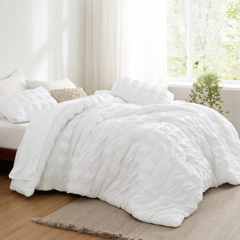 Bedsure fitted sheet demo on mattress showing deep pocket benefit: secure snug fit