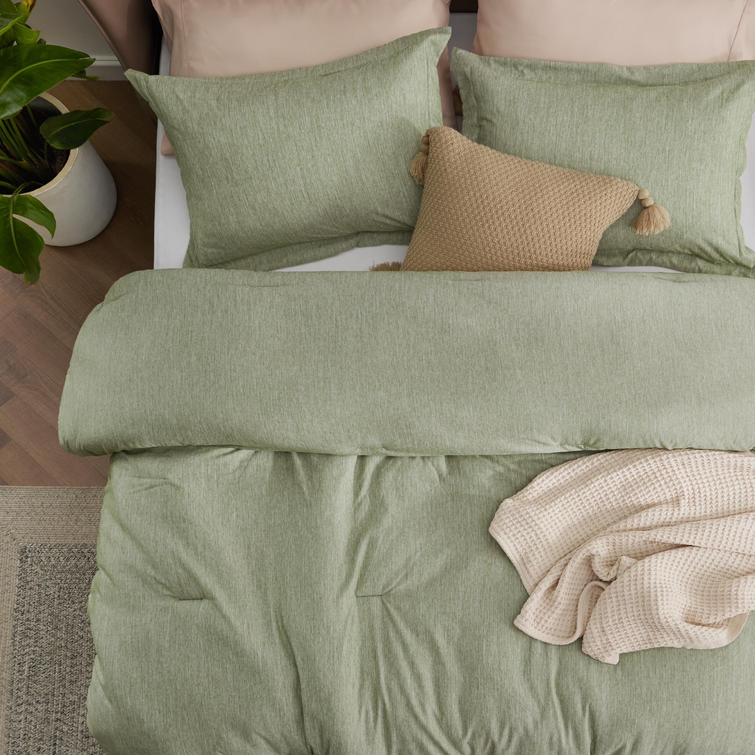 Bedsure comforter beside ruler showing king-size dimensions and scale