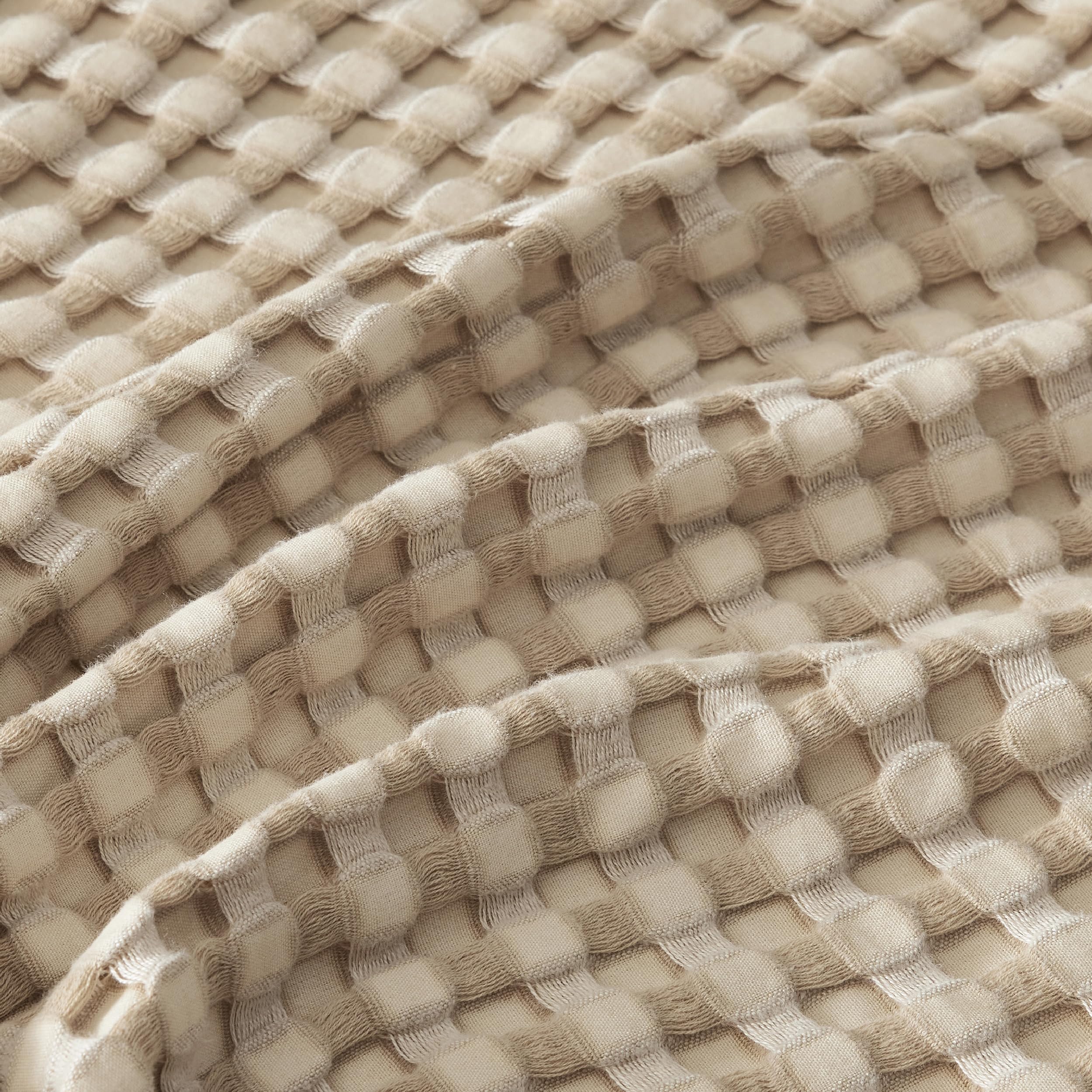 Bedsure blanket in use with person resting illustrating cooling comfort for hot sleepers