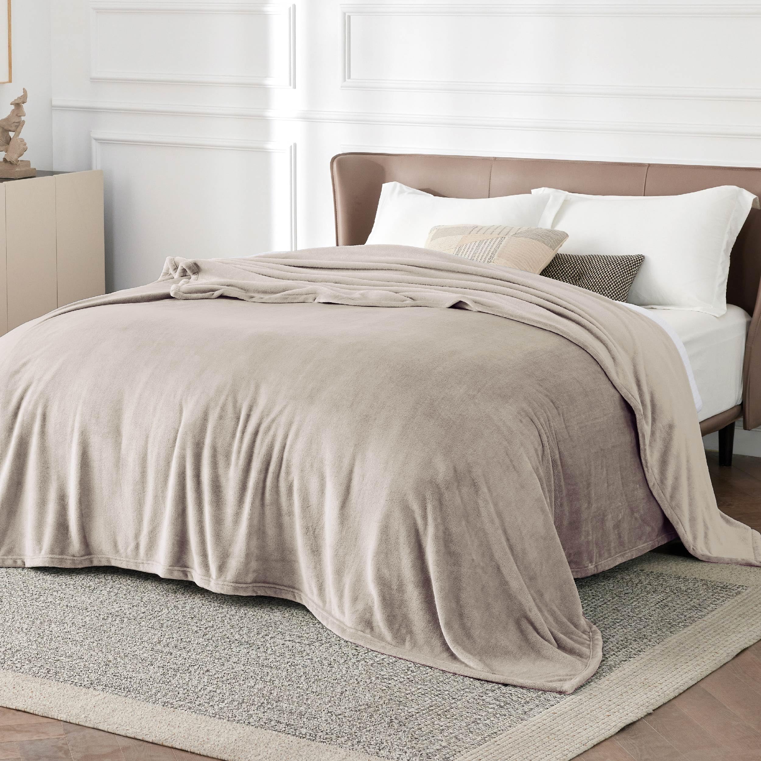 Bedsure close-up of fleece pile showing soft texture that enhances comfort
