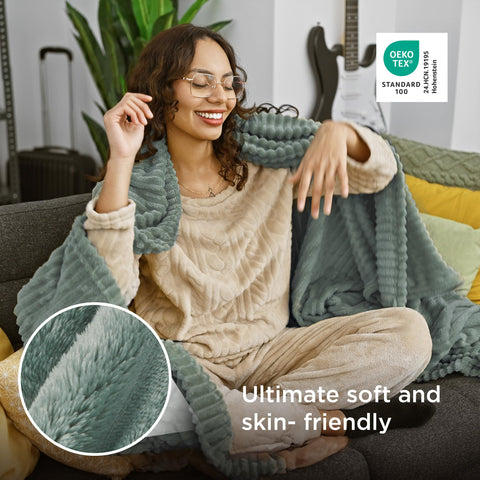 Bedsure seam detail illustrating reinforced stitching for lasting durability